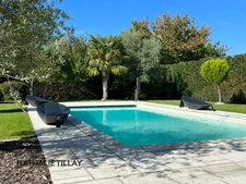 Saint Denis en val, near Orleans, contemporary house from 2005, landscaped garden and swimming pool   