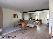 Orleans Dunois, a vendre, maison principale et maison d amis, ensemble avec  jardin, porche d 'entrée possible 2 stationnements.
