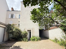 ORLEANS Dunois,  appartement bourgeois T5 a vendre, grand garage, cave, petite copropriéte, cour commune, exclusivité.