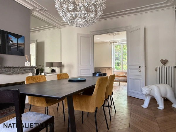 ORLEANS centre, maison bourgeoise a vendre, avec jardin et ascenseur, rare