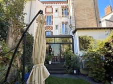 Orléans Dunois, Maison à vendre, belles prestations, 4 chambres suites. Jardin et stationnement. 