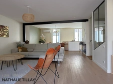 Orleans Dunois, a vendre, maison principale et maison d amis, ensemble avec  jardin, porche d 'entrée possible 2 stationnements.
