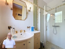 Maison à vendre 9 pièces LES ABRETS EN DAUPHINE sur un parc arboré de plus 2500m2 avec piscine. 