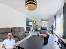 Maison 3 chambres – Jumelée par le garage – Terrain d'environ 450 m² – Saint-Genix-les-Villages