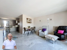 Appartement à vendre 3 pièces CHAMBERY (73) - 70m2 - balcon - garage et cave. 