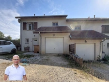 Maison 3 chambres – Jumelée par le garage – Terrain d'environ 450 m² – Saint-Genix-les-Villages