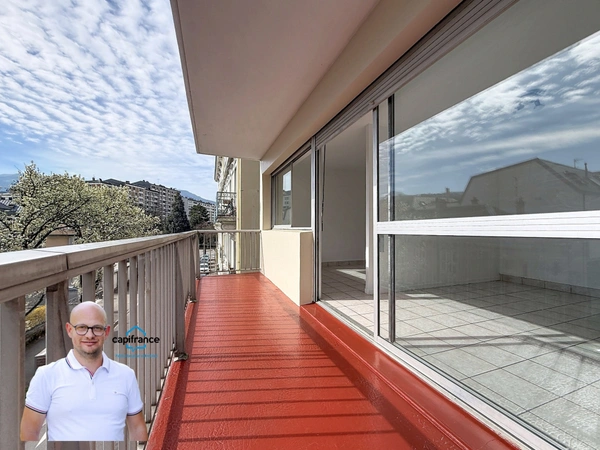 Appartement à vendre 1 pièces CHAMBERY (73) - 32m2 avec balcon. 