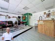 Immeuble de rapport en hyper-centre d'Aoste (38490) – Local commercial loué + T3 libre + Combles aménageables