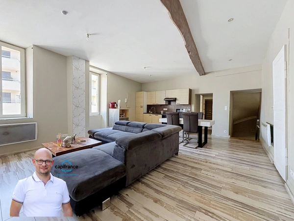 Immeuble de rapport en hyper-centre d'Aoste (38490) – Local commercial loué + T3 libre + Combles aménageables