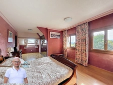 Maison à vendre 9 pièces LES ABRETS EN DAUPHINE sur un parc arboré de plus 2500m2 avec piscine. 
