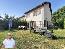 Maison 3 chambres – Jumelée par le garage – Terrain d'environ 450 m² – Saint-Genix-les-Villages