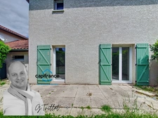 AOSTE Maison centre village, 3 chambres garage attenant 