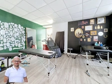 Immeuble de rapport en hyper-centre d'Aoste (38490) – Local commercial loué + T3 libre + Combles aménageables