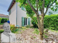 AOSTE Maison centre village, 3 chambres garage attenant 