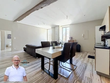 Immeuble de rapport en hyper-centre d'Aoste (38490) – Local commercial loué + T3 libre + Combles aménageables