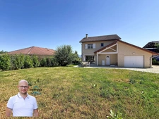 Maison à vendre 5 pièces SAINT JEAN D'AVELANNE (38) sur 950m2 de terrain clos. 