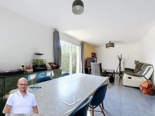 Maison 3 chambres – Jumelée par le garage – Terrain d'environ 450 m² – Saint-Genix-les-Villages