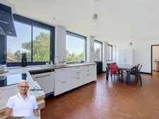 Maison à vendre 7 pièces à LE PONT DE BEAUVOISIN  (38) - 214m2 habitable sur plus de 1800m2 de terrain