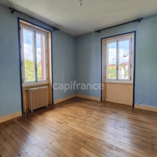 HYPER CENTRE – 210 m² – 6 CHAMBRES – PARC 1 300 m² – UNE MAISON FAMILIALE RARE À LES AVENIÈRES