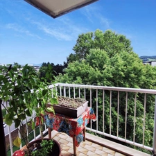 Dernier étage – T3 de 81 m² – Vue montagnes – Grand balcon – Isolation extérieure neuve