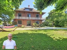 Maison à vendre 7 pièces à LE PONT DE BEAUVOISIN  (38) - 214m2 habitable sur plus de 1800m2 de terrain