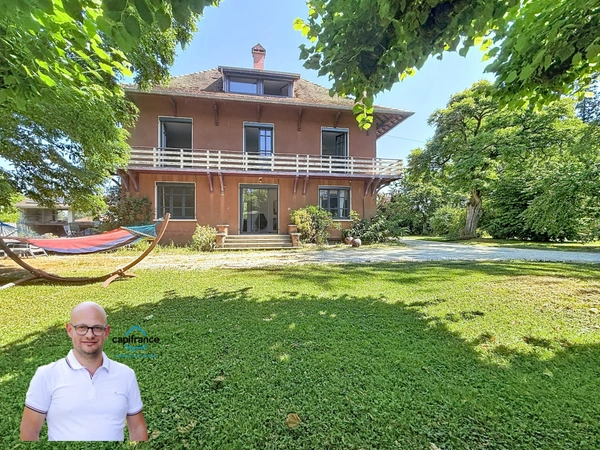 Maison à vendre 7 pièces à LE PONT DE BEAUVOISIN  (38) - 214m2 habitable sur plus de 1800m2 de terrain