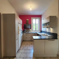HYPER CENTRE – 210 m² – 6 CHAMBRES – PARC 1 300 m² – UNE MAISON FAMILIALE RARE À LES AVENIÈRES
