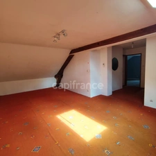 HYPER CENTRE – 210 m² – 6 CHAMBRES – PARC 1 300 m² – UNE MAISON FAMILIALE RARE À LES AVENIÈRES