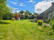Maison de campagne avec 4 chambres, potentiel d'aménagement et terrain sans vis-à-vis à Tresson