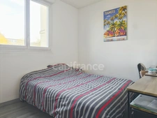 Appartement T4 de 72,10 m² avec cave - Avenue Felix Geneslay