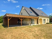 Le confort d’une grande maison familiale au calme de la campagne, avec toutes les commodités à proximité.