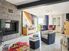 Maison familiale de 4 chambres sur plus de 6 000 m² de terrain à Saint-Maixent