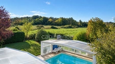 À 25 minutes de Tours, pavillon familial avec piscine et vue sur la campagne