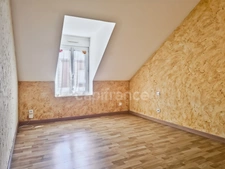 Ensemble immobilier - Local commercial, partie production et son habitation avec vue sur rivière