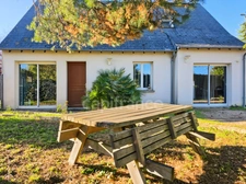 À 25 minutes de Tours, pavillon familial avec piscine et vue sur la campagne