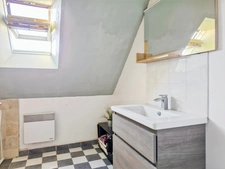 À 25 minutes de Tours, pavillon familial avec piscine et vue sur la campagne