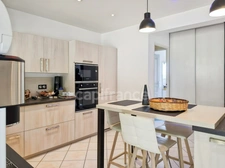Maison familiale de 4 chambres sur plus de 6 000 m² de terrain à Saint-Maixent