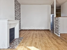 Immeuble de rapport au Grand-Lucé comprenant un local commercial et un appartement