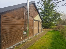 Entre Le Mans et Tours, découvrez ce terrain de loisirs et son chalet au cœur d’un environnement naturel privilégié à Aubigné-Racan