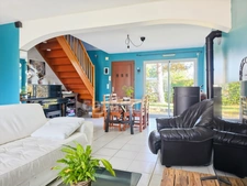 À 25 minutes de Tours, pavillon familial avec piscine et vue sur la campagne