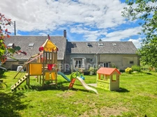Maison de campagne avec 4 chambres, potentiel d'aménagement et terrain sans vis-à-vis à Tresson
