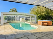À 25 minutes de Tours, pavillon familial avec piscine et vue sur la campagne
