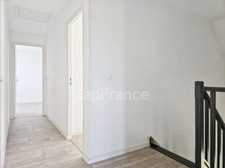 Le confort d’une grande maison familiale au calme de la campagne, avec toutes les commodités à proximité.