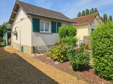 Neuville-sur-Sarthe - Terrain de loisirs de 425 m² en bord de Sarthe. Posez vos valises et profitez ! 