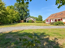 Un véritable espace de vie familial à Lombron : 210 m² et près de 3 000 m² de terrain