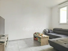 Appartement T4 de 72,10 m² avec cave - Avenue Felix Geneslay