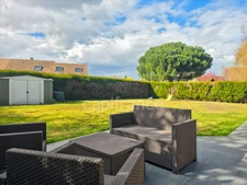 Maison de plain pied lumineuse, 3 chambres, avec terrasse de 40 m² et commerces à pied