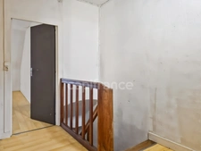 Immeuble de rapport au Grand-Lucé comprenant un local commercial et un appartement
