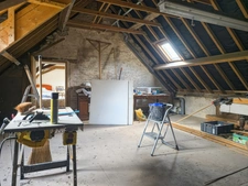 Un havre de paix au coeur de la nature : découvrez cette propriété pleine de charme aux possibilités infinies, sur près de 2 hectares, sans aucun vis-à-vis