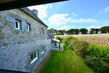 Maison en pierres 10 pièces + Hangar de stockage, proche Lannion